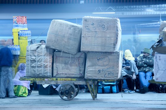 At the main railway station in New Delhi #3/8