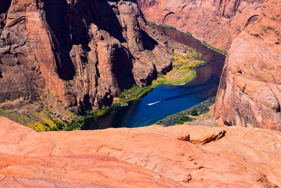 Boat on the Bend