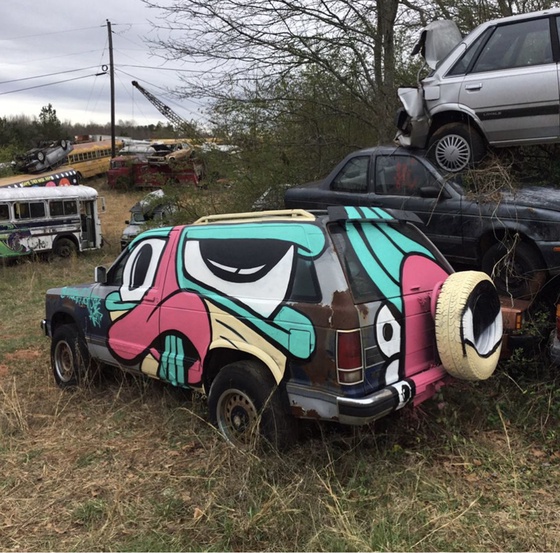 Schoolbus Graveyard 4x4