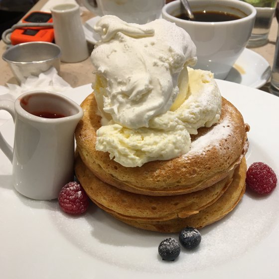 Cream Pancake with Raspberry Syrup