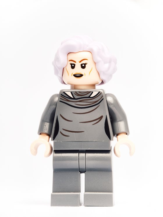 AMILYN HOLDO